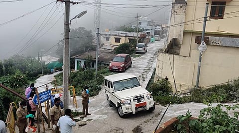 கொடைக்கானலில் தனிமைப்படுத்தப்பட்ட கரோனா தொற்று மாணவி தங்கியிருந்த ஆனந்தகிரி பகுதி.