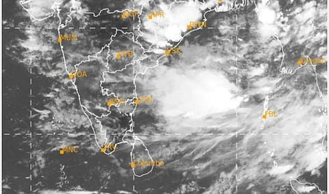 மேற்குத் தொடர்ச்சி மலையை ஒட்டிய மாவட்டங்களில் மழை வாய்ப்பு: வானிலை ஆய்வு மையம் 