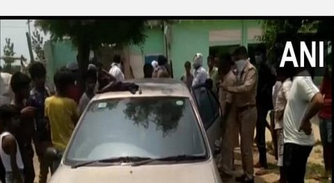 உ.பி.யில் காருக்குள் சிக்கிய 4 குழந்தைகளில் 2 குழந்தைகள் மூச்சுத் திணறலால் பலி