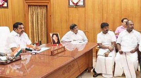 கரோனா தடுப்பு மருத்துவ உபகரணங்கள் வாங்க தமிழகத்துக்கு ரூ.3,000 கோடி வழங்க வேண்டும்: பிரதமர் மோடியிடம் முதல்வர் பழனிசாமி கோரிக்கை