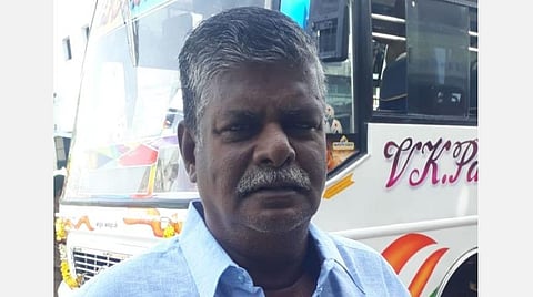 கைக்காசில் இலவசப் பேருந்து சேவை: தனியார் பேருந்து உரிமையாளரின் தாராள குணம்