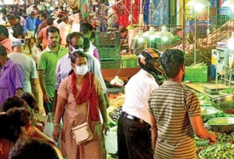 கடையை எப்ப சார் அடைக்கணும்?- சிக்கலில் தவிக்கும் சீர்காழி வர்த்தகர்கள்