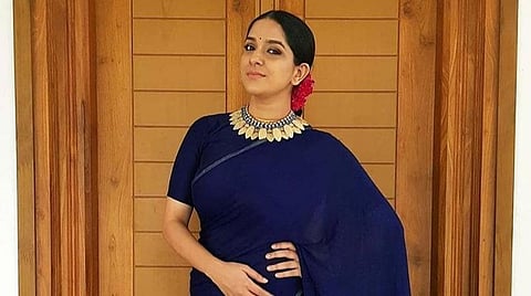 இன்ஸ்டாகிராமில் ஆபாசக் கருத்துப் பதிவிட்ட இளைஞர்: புகாருக்குப் பிறகு மன்னித்த நடிகை