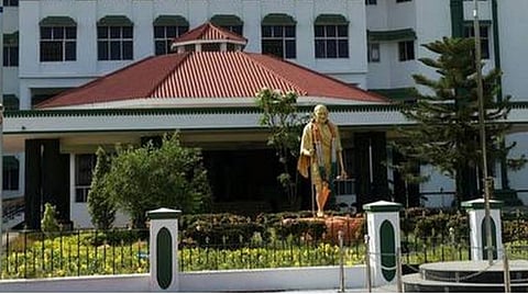 உயர் நீதிமன்ற மதுரை கிளையில் தாமதமாகும் அரசு வழக்கறிஞர்கள் நியமனம்: வழக்குகள் தேங்குவது அதிகரிப்பு