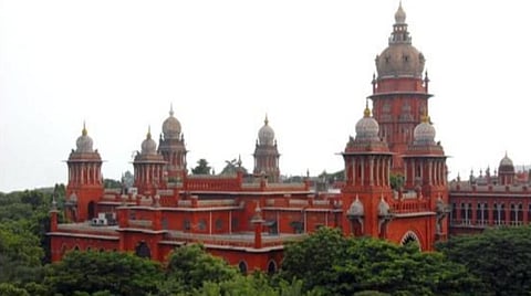 ஆசிரியர் கல்வியியல் கல்லூரிகளுக்கு புதிய கட்டணங்கள் நிர்ணயிக்கக் கோரிய வழக்கு: தமிழக அரசுக்கு உயர் நீதிமன்றம் நோட்டீஸ் 