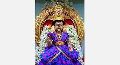 ஆனிச்செவ்வாய் ராகுகாலத்தில்  எலுமிச்சை தீப வழிபாடு 