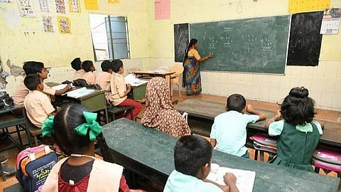 அக விலைப்படியை தொடர்ந்து ஆசிரியர்களுக்கு ஊக்க ஊதிய உயர்வு நிறுத்தம்: ஆசிரியர் சங்கங்கள் எதிர்ப்பு