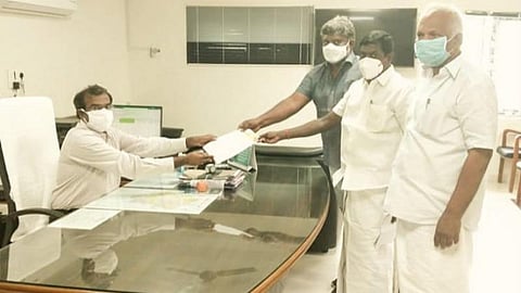தென்காசியில் அதிகரிக்கும் கரோனா தொற்று: தடுப்பு நடவடிக்கை கோரி ஆட்சியரிடம் எம்.பி மனு