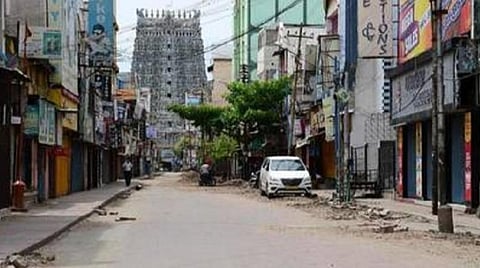 மதுரை மாநகராட்சியில் கரோனா பரவலைத் தடுக்க 1,722 தெருக்களில் மக்கள் வீடுகளை விட்டு வெளியே வர தடை: அத்தியாவசியப் பொருட்களை வீடு தேடி வழங்க ஏற்பாடு 