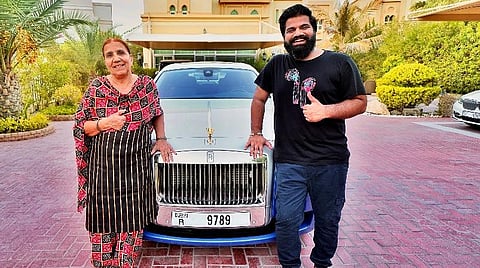 யூடியூப் வருமானத்தை வைத்து ரோல்ஸ் ராய்ஸ் கார் வாங்கிய இளைஞர்