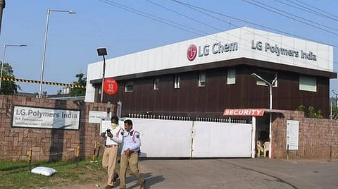 விஷவாயு தாக்கி 15 பேர் உயிரிழந்த சம்பவம்: எல்.ஜி. பாலிமர்ஸ் நிறுவனத்தின் சிஇஓ உட்பட 12 பேர் கைது
