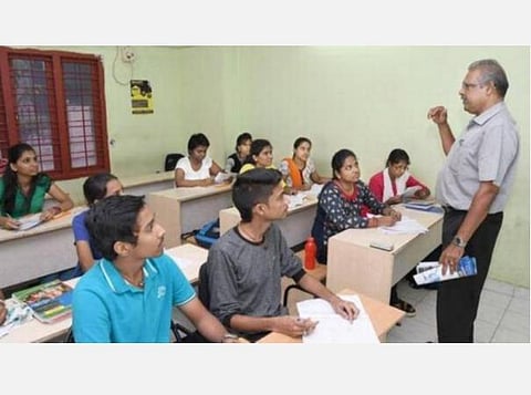 அரசு பள்ளி மாணவர்களுக்கான நீட் பயிற்சி வகுப்புகள்;  ஆகஸ்ட் மாதம் இறுதி வரை நீட்டிப்பு
