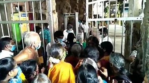 ஸ்ரீவில்லிபுத்தூர் ஆண்டாள் கோயிலில் ஆடிப்பூரத் திருவிழா கொடியேற்றம்: பக்தர்கள் குவிந்ததால் பரபரப்பு
