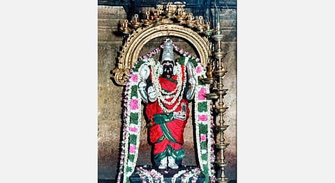 ஆடி ஸ்பெஷல் :  திக் தேவதை வழிபாடு; அம்மனுக்கு காய்கறிகள்; பெளர்ணமியில் ஹயக்ரீவ பிரார்த்தனை;  உக்கிர தெய்வங்களுக்கு தீபம்! 