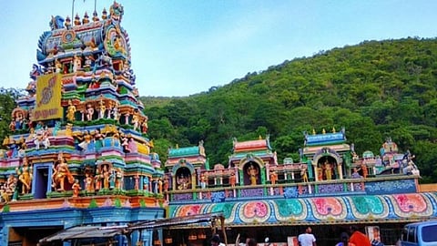 பூரி ஜெகநாதர் கோவில் ரத யாத்திரையைப் போல் அழகர்கோவிலில் ஆடித் தேரோட்டம் நடத்தக்கோரி உயர் நீதிமன்றத்தில் வழக்கு 