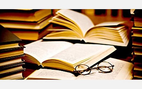 பதிப்பாளர்களை அரசு கைவிட்டுவிடக் கூடாது
