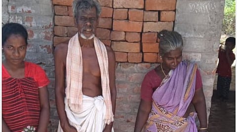 செல்லாத ரூபாய் நோட்டுகளைச் சேமித்து வைத்திருந்த மாற்றுத்திறனாளிப் பெண்மணி: குவியும் மனிதாபிமான உதவிகள்!