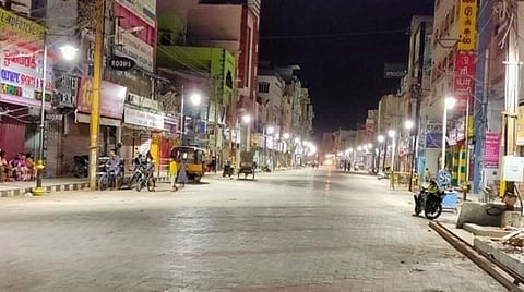 ஊரடங்கில் வேகமெடுக்கும் ஸ்மார்ட் சிட்டி பணிகள்: மின்னொளியில் ஜொலிக்கும் மதுரை நேதாஜி ரோடு