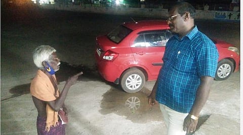 கஷ்டத்தில் திமுக தொண்டர்; கைகொடுத்த சிங்கப்பூர் நண்பர்!- முகநூல் வழியே இப்படியும் செய்ய முடியும்