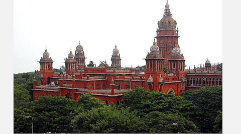 இளம்பெண் சசிகலா தற்கொலை வழக்கு: சிபிசிஐடி விசாரணை கோரி தாயார் வழக்கு