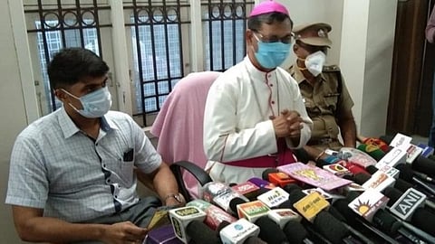 தூத்துக்குடி தூய பனிமய மாதா பேராலயத் திருவிழா கொடியேற்ற நிகழ்வில் 15 பேர் மட்டுமே பங்கேற்பு: மாவட்ட ஆட்சியர் அறிவிப்பு