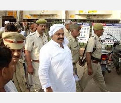 விகாஸ் துபேயை அடுத்து  ‘தாதா’ அரசியல்வாதியான அத்தீக் அகமது மீது இறுகும் பிடி