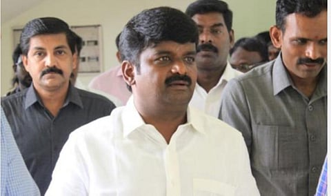 கரோனா அறிகுறி தெரிந்தால் உடனடியாக சிகிச்சைக்கு வந்தால் நுரையீரலுக்கு பரவுவதை தடுக்கலாம்:  அமைச்சர் விஜயபாஸ்கர் 