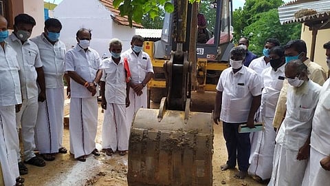 எம்ஜிஆர் சிலையை அவமதித்த சமூக விரோதிகளை மக்கள் புறந்தள்ள வேண்டும்: அமைச்சர் கடம்பூர் ராஜூ