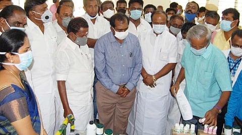 சித்த மருத்துவ மையத்தைத் தொடங்கி வைத்தார் அமைச்சர் ஜி.பாஸ்கரன்.