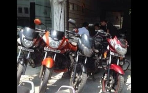 ரயில், பேருந்து போக்குவரத்து முடங்கியதால் பழைய வாகனங்கள் விற்பனை அதிகரிப்பு