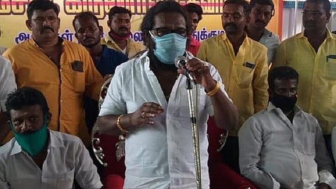 தமிழர்களைப் புறக்கணிப்பது காலங்காலமாக நடந்து வருகிறது: ரஹ்மான் புகார் குறித்து கருணாஸ் கருத்து