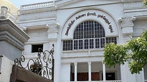திண்டுக்கல் மாவட்ட அதிமுகவில் ﻿﻿மாவட்டத்தை தொடர்ந்து ஒன்றியங்களையும் பிரிக்க முடிவு: ﻿﻿14 ஒன்றியங்களில் 28 ஒன்றியச் செயலாளர்களை நியமிக்க பட்டியல் தயார்