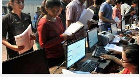 தமிழ்நாடு பொறியியல் சேர்க்கைக்கு இணையதளம் மூலம் சான்றிதழ் பதிவேற்றம்: அமைச்சர் அன்பழகன் அறிவிப்பு