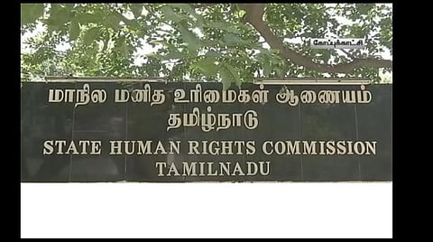 ஜாதிச்சான்றிதழ் கோரி விண்ணப்பித்த பட்டியல் இன மாணவி தாக்கப்பட்ட விவகாரம்: மனித உரிமை ஆணையம் தாமாக முன் வந்து வழக்குப்பதிவு