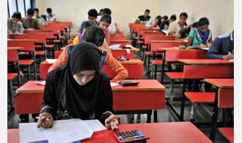 பல்கலைக்கழக இறுதியாண்டு செமஸ்டர் தேர்வுகள் ரத்து இல்லை: உச்ச நீதிமன்றத்தில் யுஜிசி பதில்