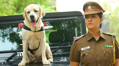 வரலட்சுமிக்கு மக்கள் செல்வி பட்டம் ஏன்? மொழி மாற்று உரிமைக்காக நாயை நடிக்க வைத்தீர்களா?- 'டேனி' இயக்குநர் சந்தானமூர்த்தி சிறப்புப் பேட்டி 