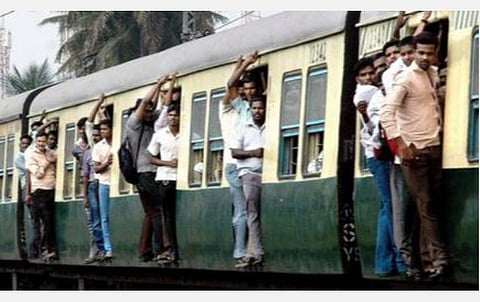 வேளச்சேரி - பரங்கிமலை இடையிலான பறக்கும் ரயில் திட்டப்பணியை விரைந்து முடிக்க வேண்டும்: திமுக எம்எல்ஏ கோரிக்கை