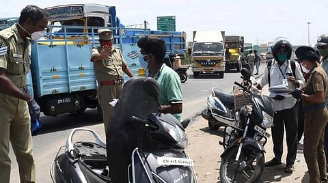 பிற மாவட்ட கல்லூரிகளில் பட்டப்படிப்பு சேர்க்கைக்கு செல்ல ﻿﻿இ-பாஸ் கிடைக்காமல் மாணவர்கள் தவிப்பு