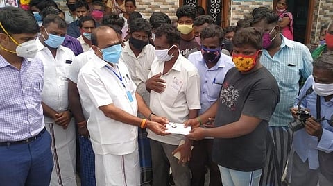 அமைச்சர் கடம்பூர் ராஜூ, தூத்துக்குடி ஆட்சியர் சந்தீப் நந்தூரி