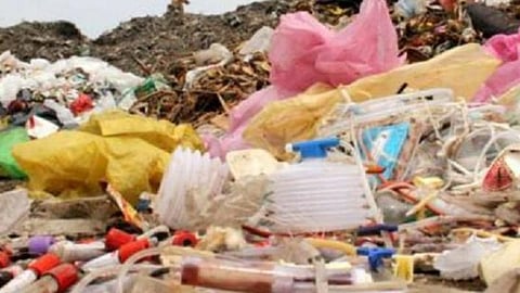 சாலையில் மருத்துவக்கழிவுகளைக் கொட்டிய தனியார் மருத்துவமனைக்கு ரூ.50 ஆயிரம் அபராதம்