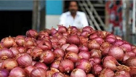பெரிய வெங்காயம் விலை கடும் வீழ்ச்சி: ஒரு கிலோ 7 ரூபாய்க்கு விற்பனை; விவசாயிகள் விரக்தி