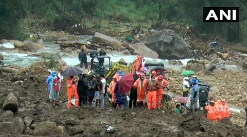 மூணாறு நிலச்சரிவு; உயிரிழப்பு 52 ஆக உயர்வு: தொடரும் மீட்பு பணி