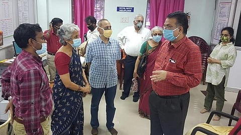 கோவிட் வார் ரூமில் ஆய்வு செய்த உலக சுகாதார நிறுவனத்தின் தலைமை விஞ்ஞானி சவுமியா சுவாமிநாதன்.