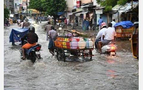வங்கக் கடலில் காற்றழுத்த தாழ்வுப் பகுதி: வடமாவட்டங்களில் மழைக்கு வாய்ப்பு