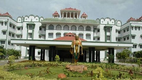 உயர் நீதிமன்ற மதுரை கிளைக்குக்கு 24 அரசு வழக்கறிஞர்கள் நியமனம்
