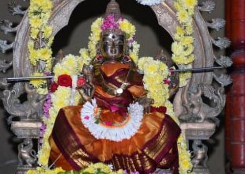 சங்கடம் தீர்க்கும் சாந்த சொரூபினி காளிகாம்பாள்! 