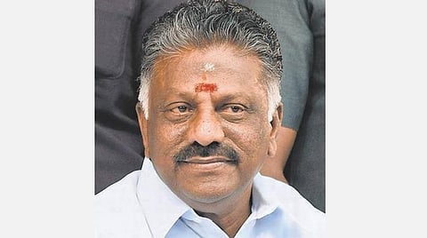 அதிமுகவினர் தனிப்பட்ட நபருக்கு விசுவாசமாக இருக்க தேவை இல்லை: நிர்வாகிகள் கூட்டத்தில் ஓபிஎஸ் பேச்சு