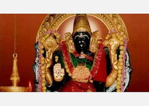 ராகுகாலத்தில் வீட்டில் விளக்கேற்றினால்  இனி நமக்கு நல்லகாலமே! 
