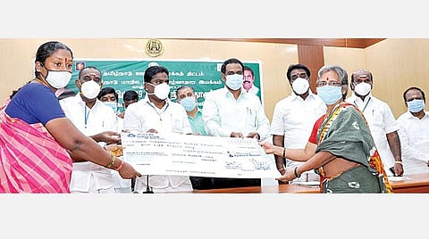 ஊரக வாழ்வாதார இயக்கம் சார்பில் காஞ்சியில் 40 பயனாளிகளுக்குரூ.1.77 கோடி கடனுதவி: ஊரக தொழில் துறை அமைச்சர் வழங்கினார்