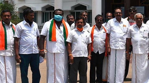 தென்திருப்பேரையில் புதிதாக திறக்கப்பட்ட டாஸ்மாக் கடையை மூடக் கோரி தூத்துக்குடி ஆட்சியரிடம் பாஜகவினர் மனு